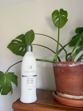 RUSK SENSERIES Calm Hydrating Conditioner - White Bottle